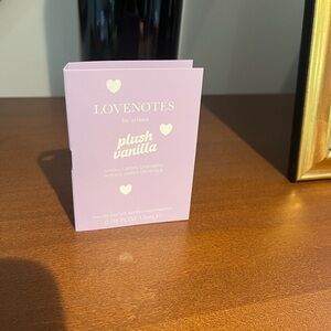 💕 Free - Lovenotes by Ariana Grande - Plush Vanilla eau de perfume